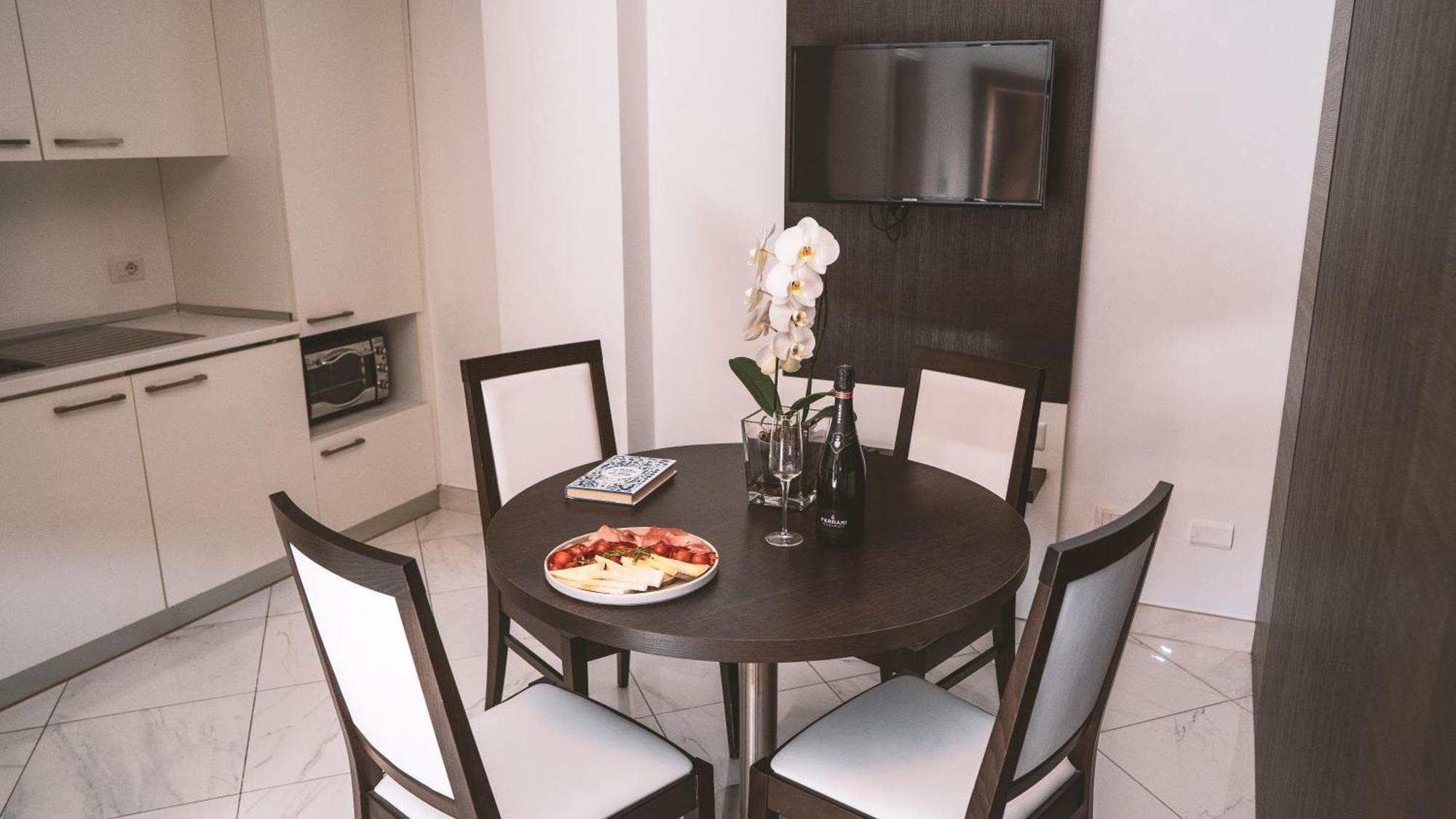 Morin 10 Rome Exclusive Suites ภายนอก รูปภาพ